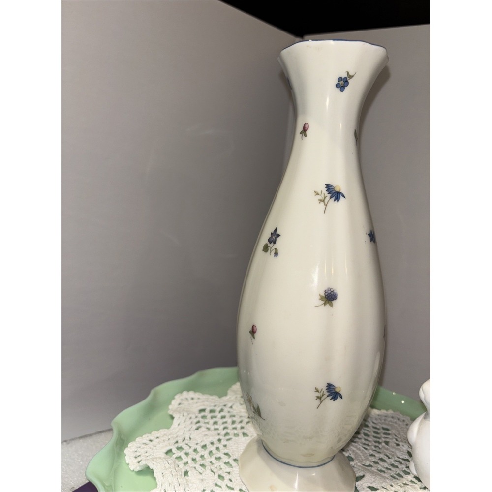 German‎ Seltmann Weiden Marie Luise Ivory Scatter Flower Vase